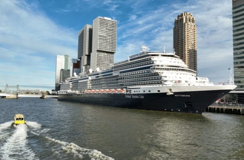  Cruise ship hit by hantavirus outbreak docks in Rotterdam