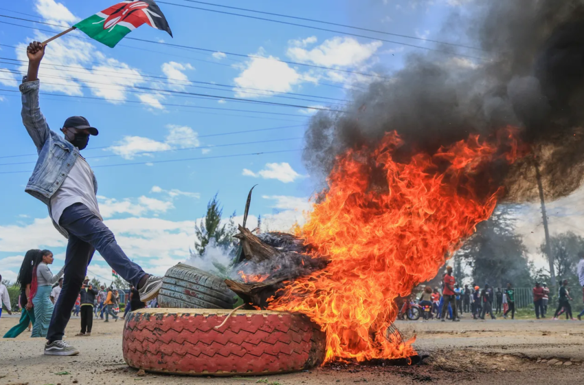  Kenya’s president defends US-backed Ebola centre after protests