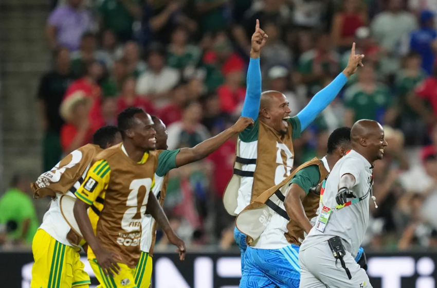  South Africa reaches World Cup knockouts
