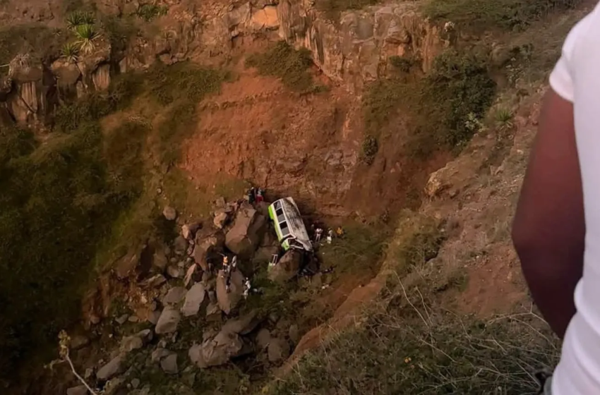  Bus crash kills 25 in Cabo Verde